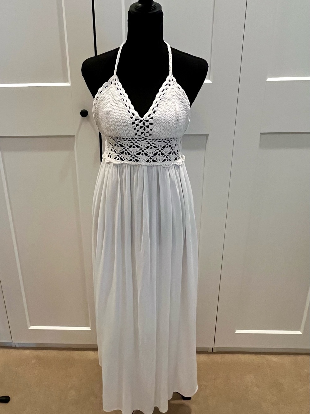 Lilbetter White Crochet Halter Maxi Dress - Flowy Boho Summer Style Size M